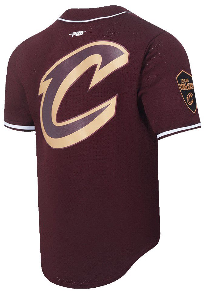 Pro Standard Men's Cleveland Cavaliers Red Classic Mesh Button Down Shirt product image