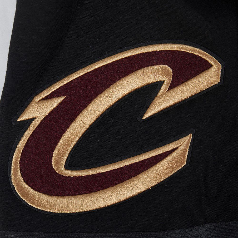 Pro Standard Men's Cleveland Cavaliers Black Classic Chenille Shorts product image