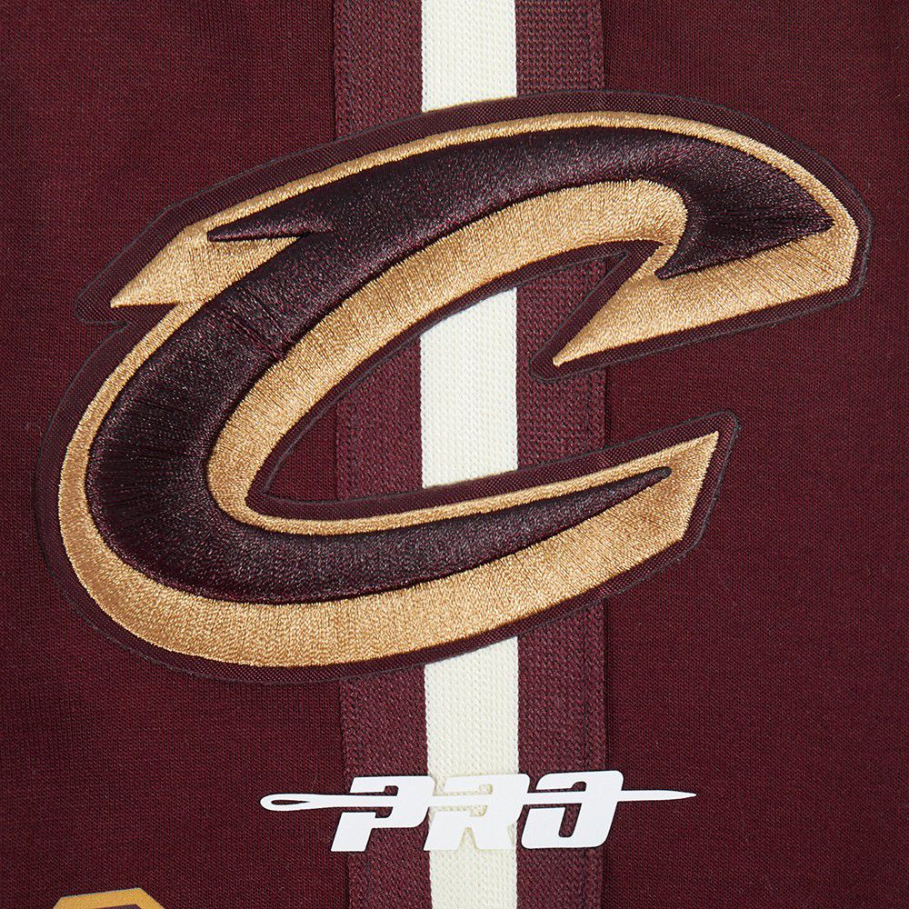 Pro Standard Men's Cleveland Cavaliers Red Classic Chenille Shorts product image