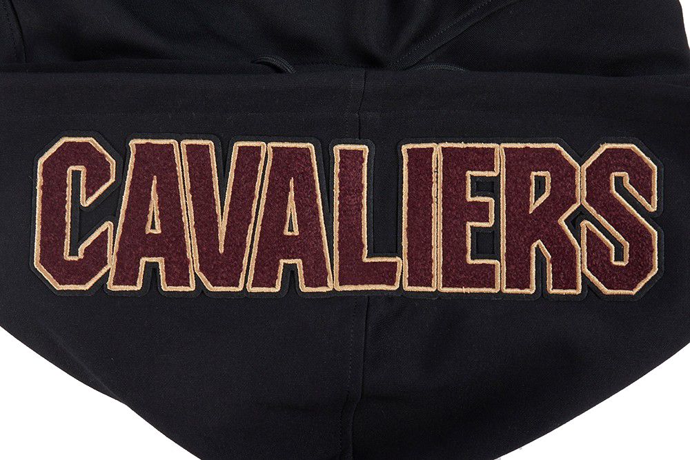 Pro Standard Men's Cleveland Cavaliers Black Chenille Pullover Hoodie product image