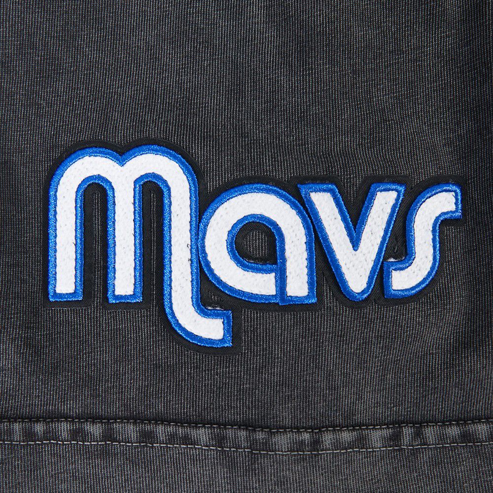 Pro Standard Men's Dallas Mavericks Black Fire And Roses Washed T-Shirt product image