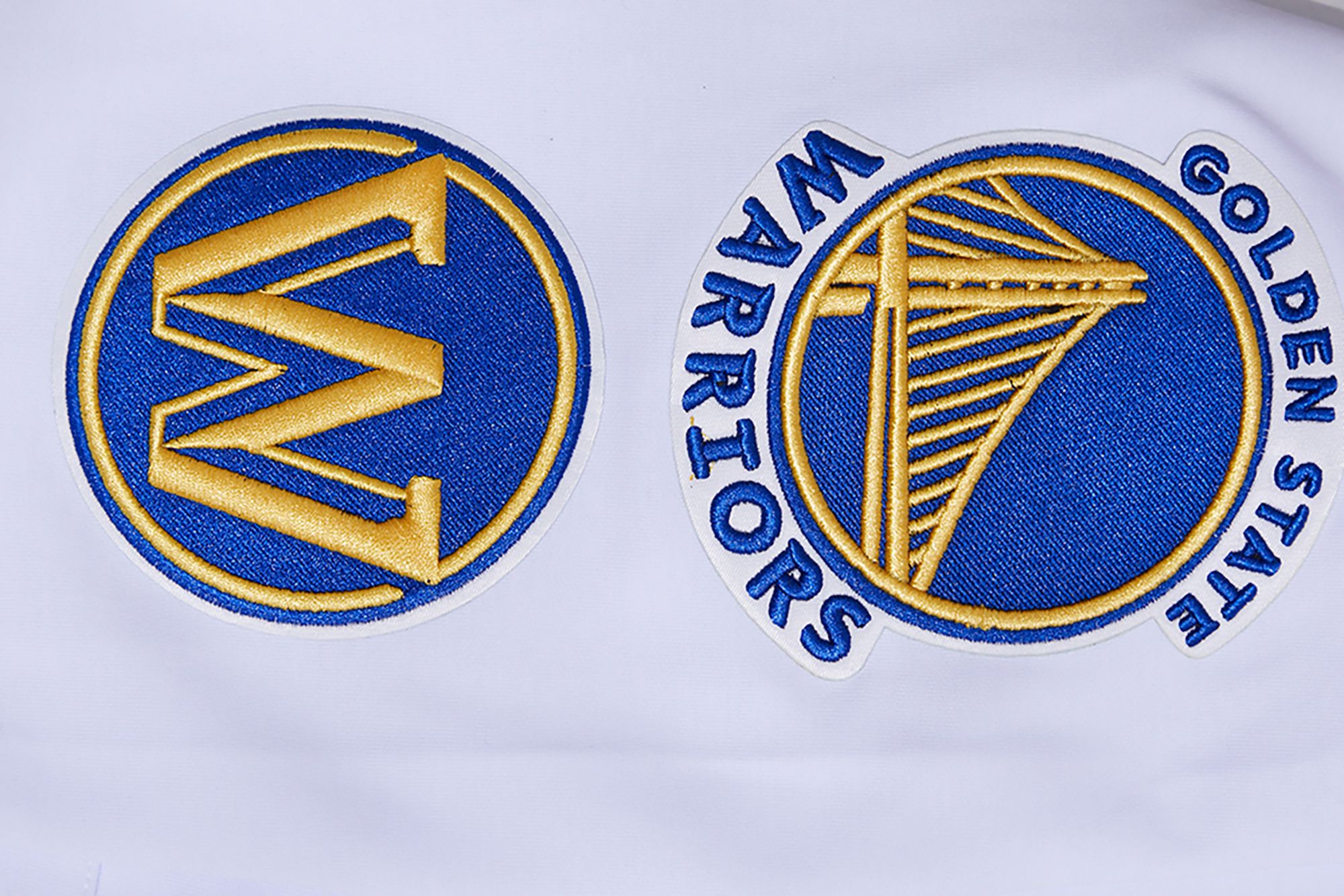 Pro Standard Men's Golden State Warriors White Chenille Pullover Hoodie product image