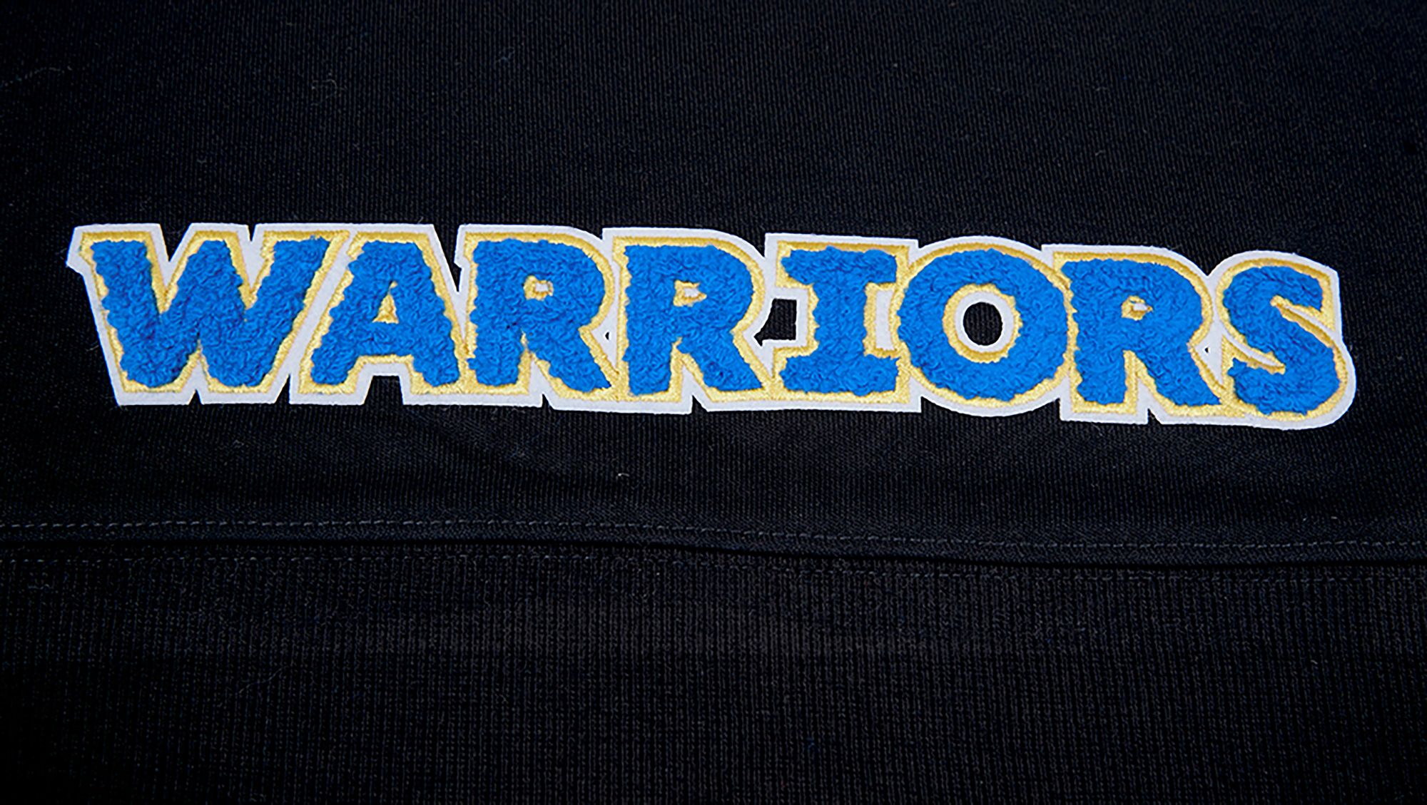 Pro Standard Women's Golden State Warriors Black Cropped Fleece Pullover Hoodie product image