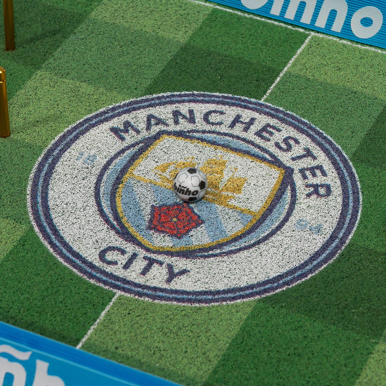 Binho Manchester City Tabletop Soccer Game product image