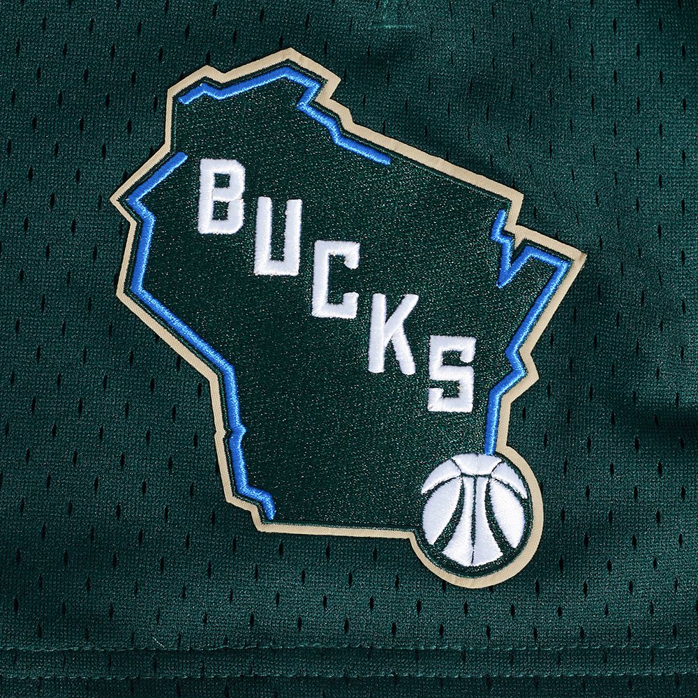Pro Standard Men's Milwaukee Bucks Green Classic Mesh Shorts product image