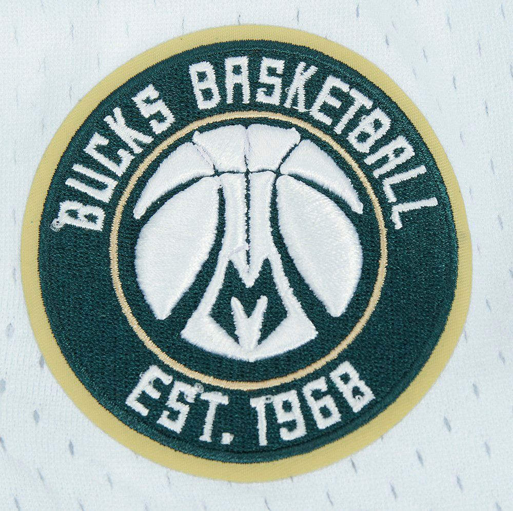 Pro Standard Men's Milwaukee Bucks Green Script Tail Fleece Shorts product image
