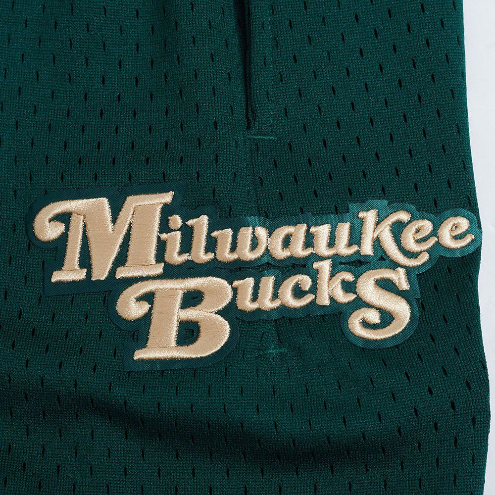 Pro Standard Men's Milwaukee Bucks Green Souvenir Mesh Shorts product image