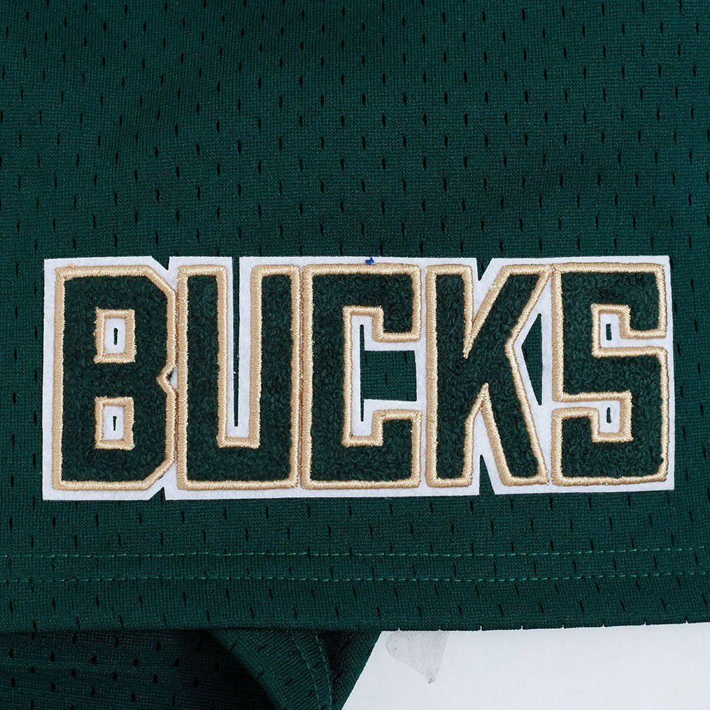 Pro Standard Men's Milwaukee Bucks Green Souvenir Mesh Shorts product image