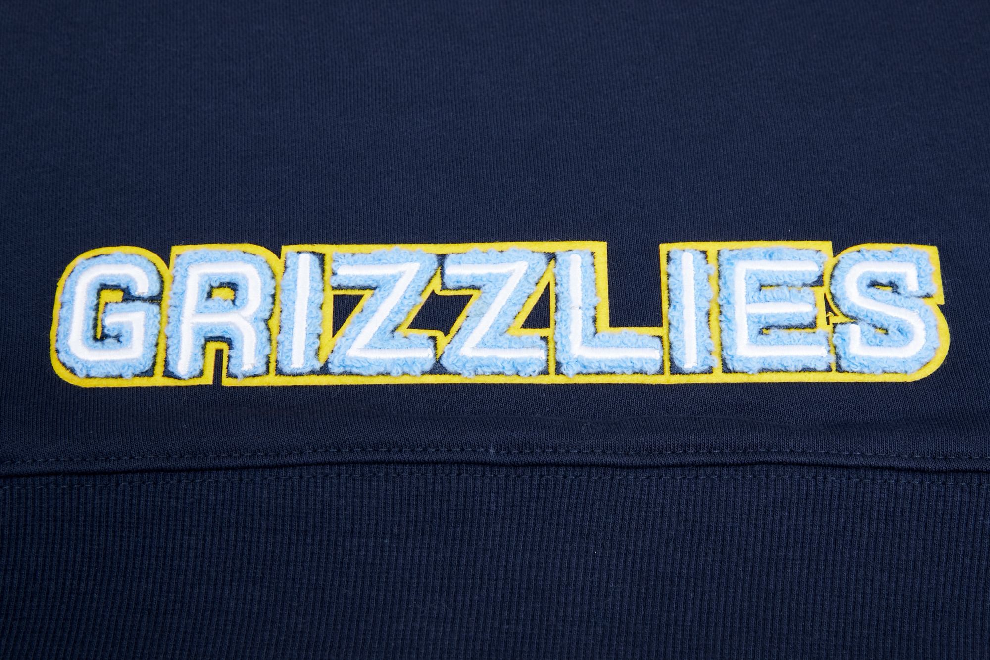 Pro Standard Women's Memphis Grizzlies Navy Classic Cropped Fleece Pullover Hoodie product image