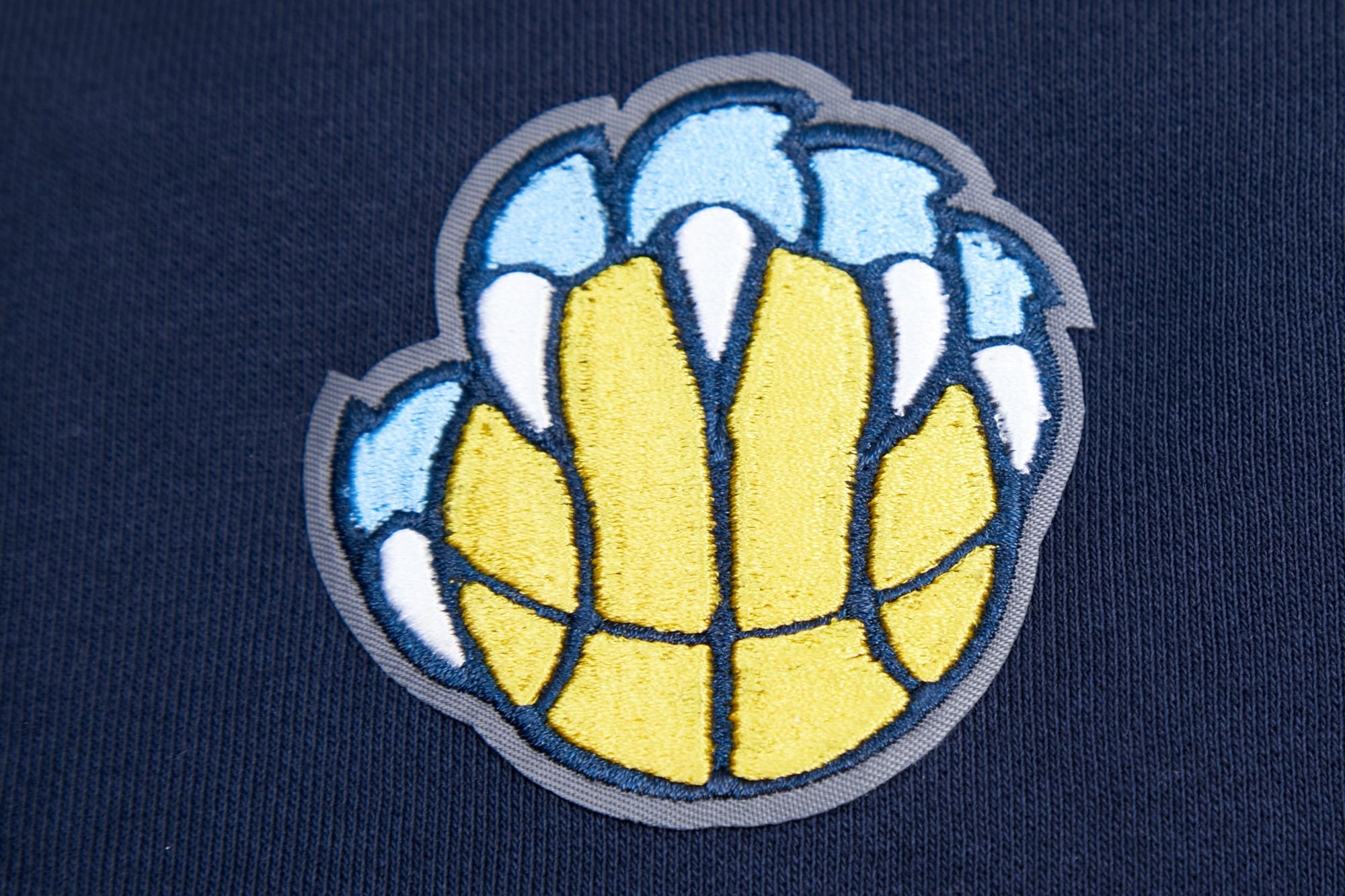 Pro Standard Women's Memphis Grizzlies Navy Classic Cropped Fleece Pullover Hoodie product image