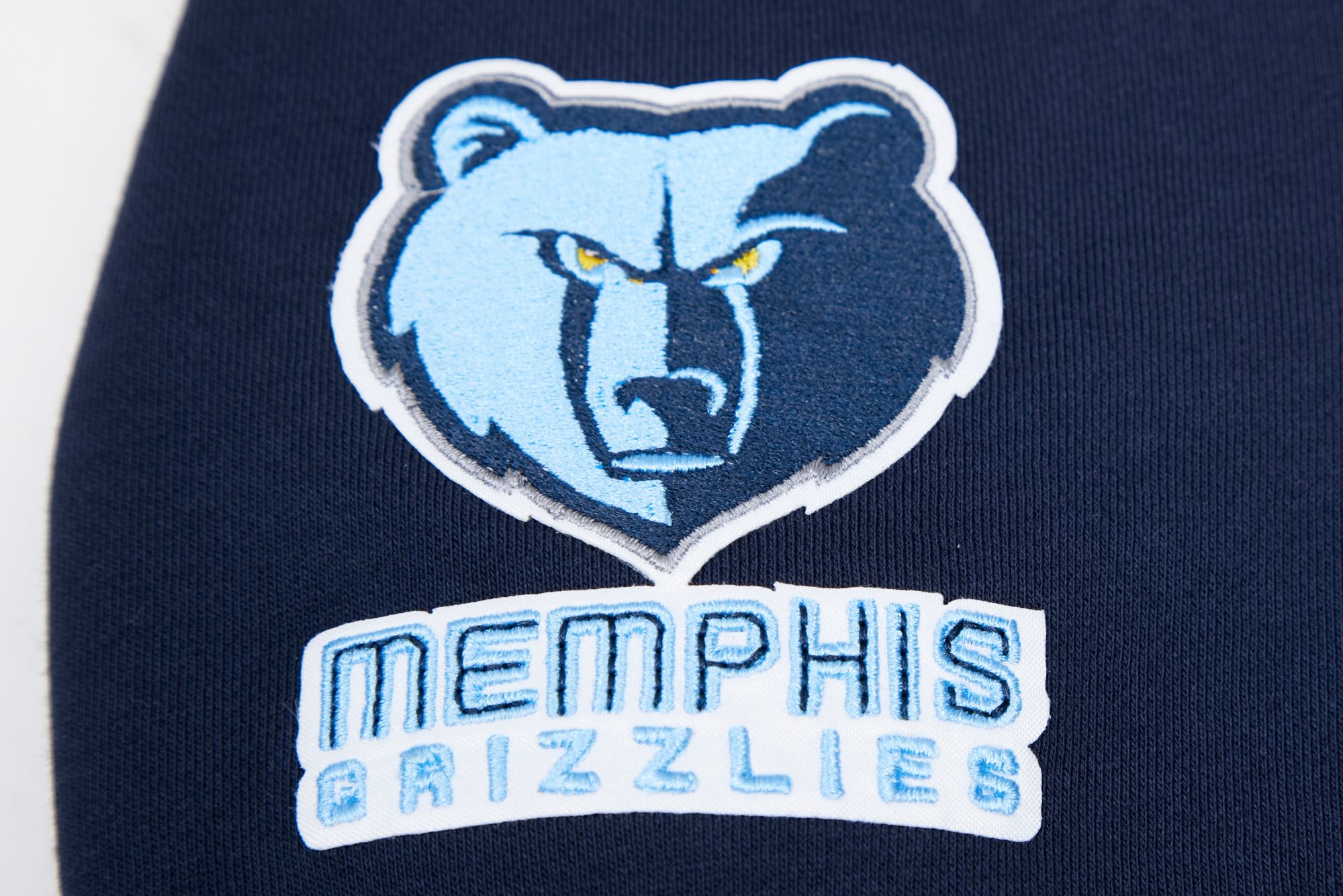 Pro Standard Women's Memphis Grizzlies Navy Classic Cropped Fleece Pullover Hoodie product image