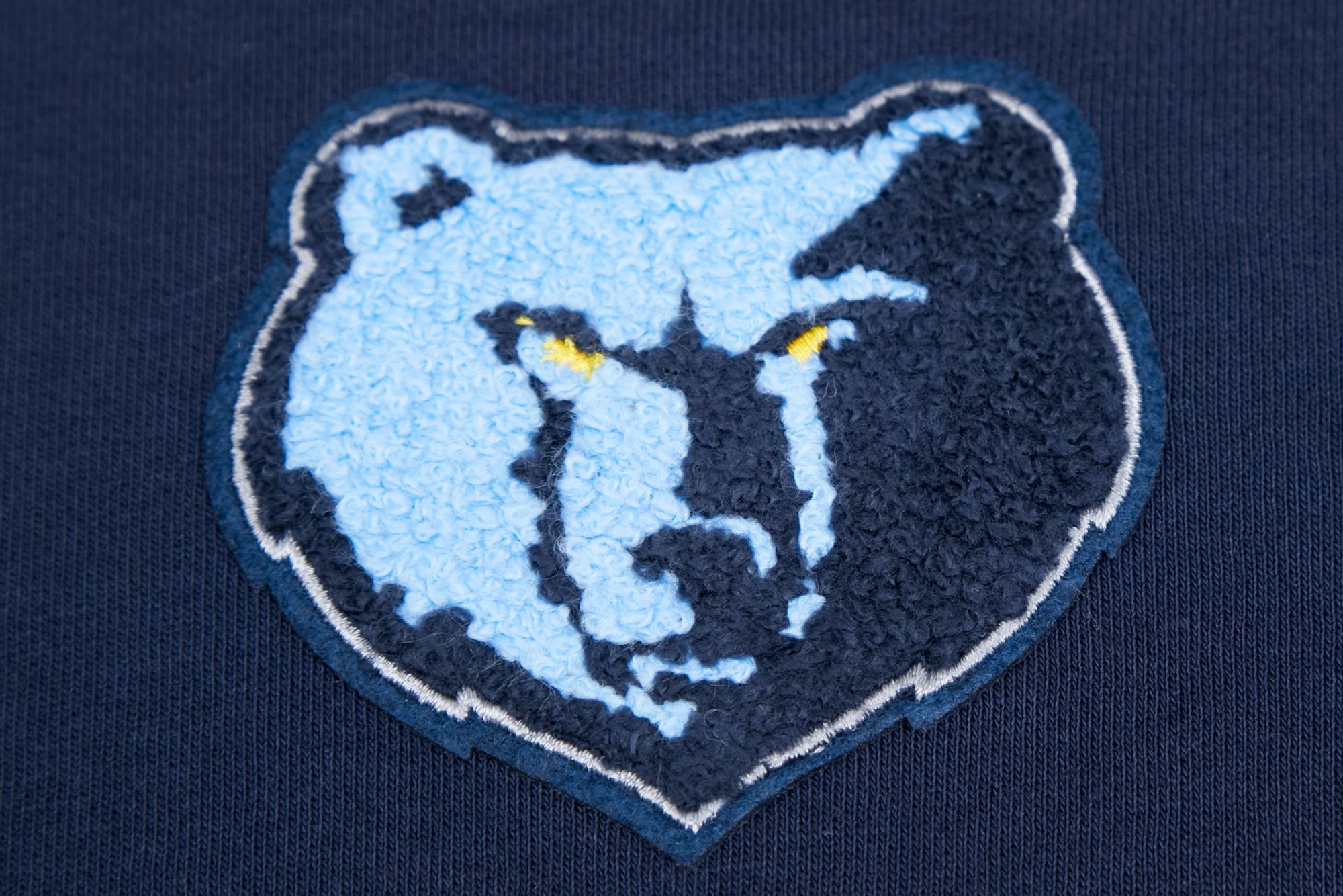 Pro Standard Women's Memphis Grizzlies Navy Classic Cropped Fleece Pullover Hoodie product image