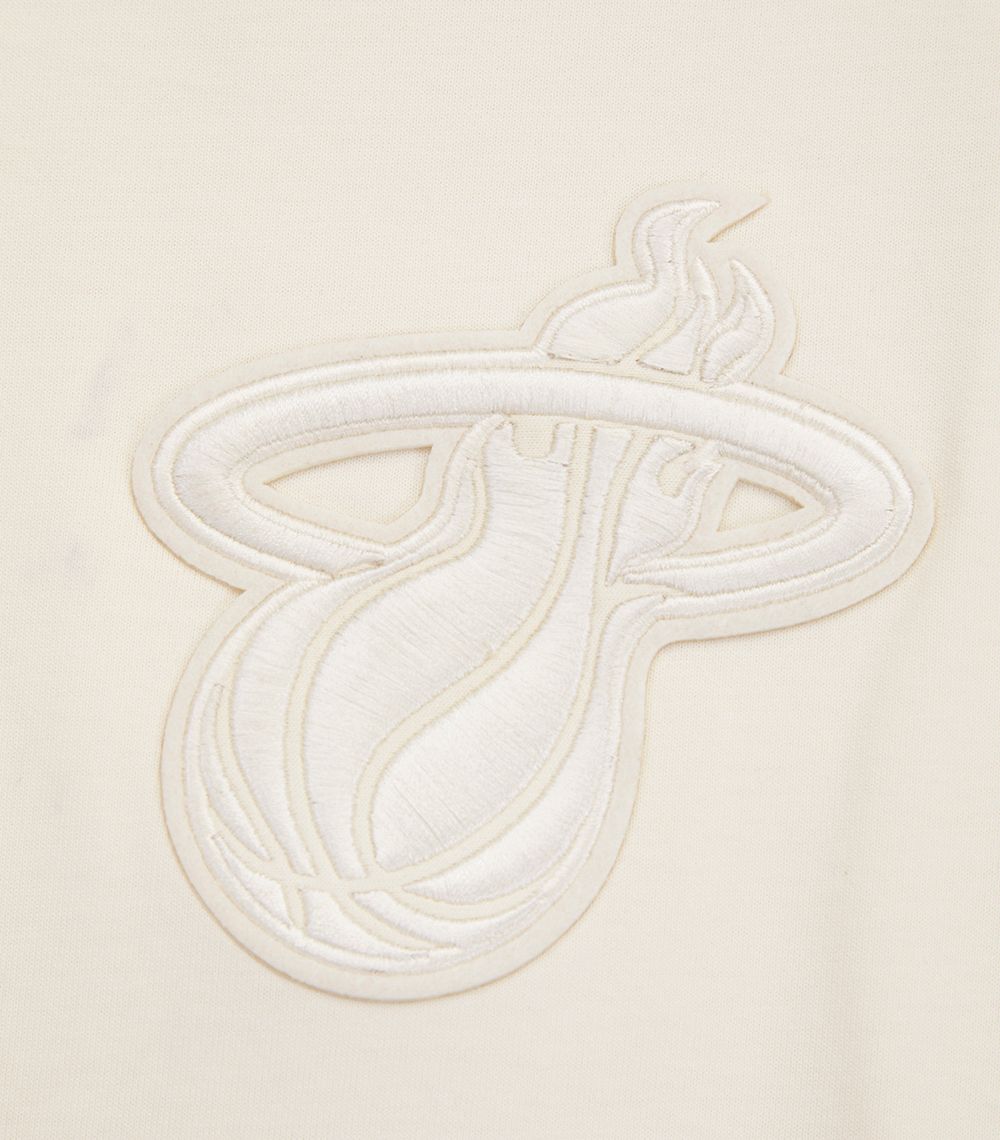 Pro Standard Men's Miami Heat Off White Neutral Drop Shoulder Short Sleeve T-Shirt product image