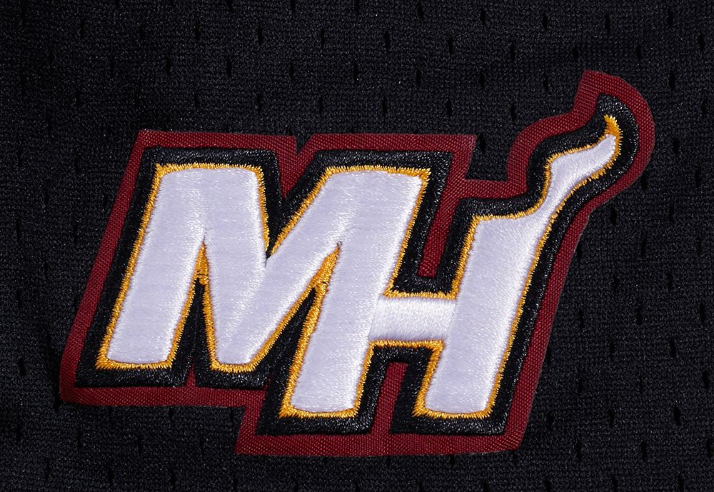 Pro Standard Men's Miami Heat White Script Tail Fleece Shorts product image