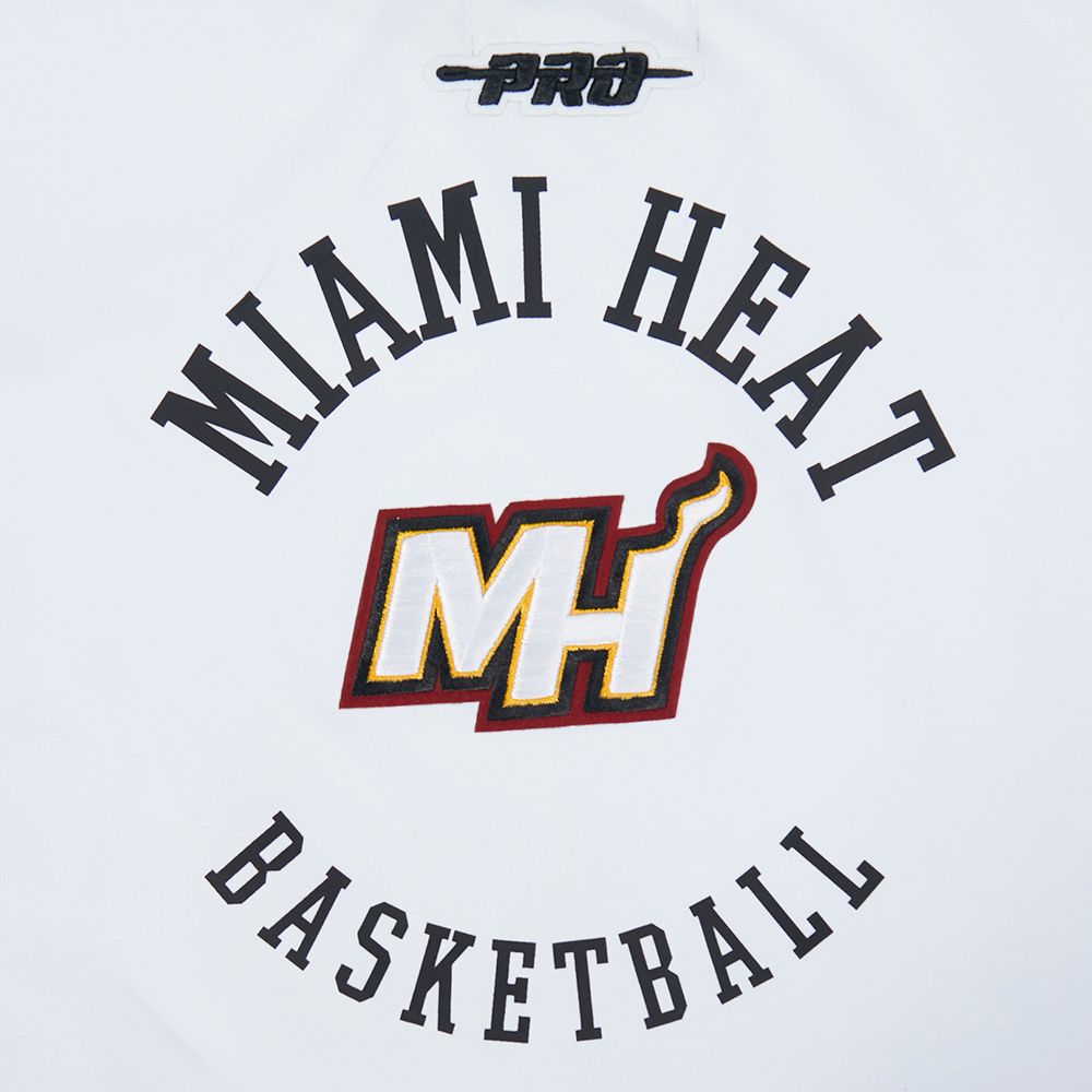 Pro Standard Women's Miami Heat White Crest Emblem Boxy T-Shirt product image