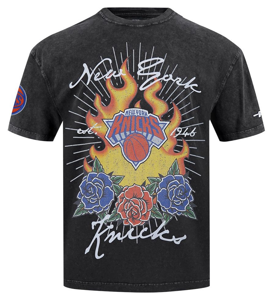 Pro Standard Men's New York Knicks Black Fire And Roses Washed T-Shirt product image