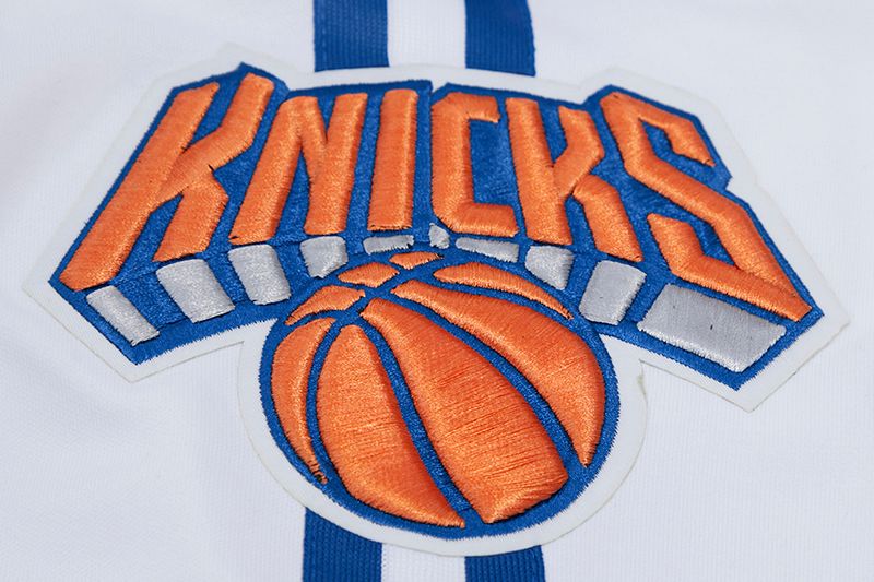 Pro Standard Men's New York Knicks White Classic Chenille Shorts product image