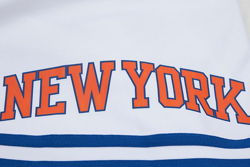 Pro Standard Men's New York Knicks White Classic Chenille Shorts product image