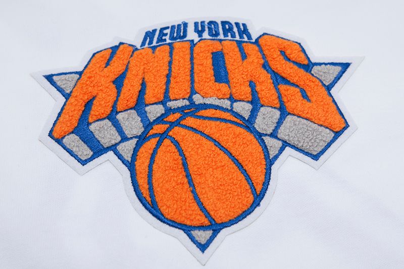 Pro Standard Men's New York Knicks White Classic Chenille Shorts product image