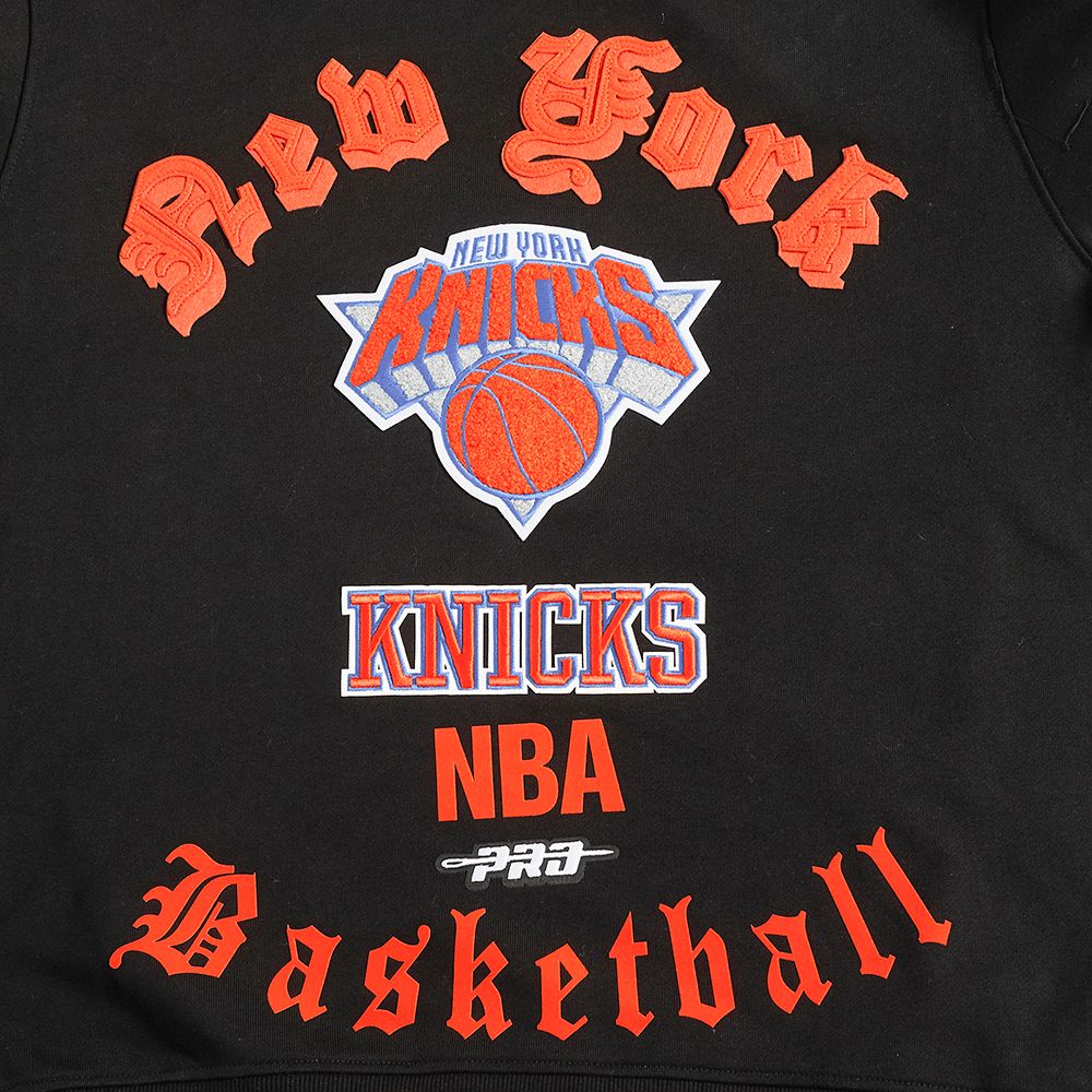 Pro Standard Men's New York Knicks Black Old English Fleece Crewneck Sweatshirt product image