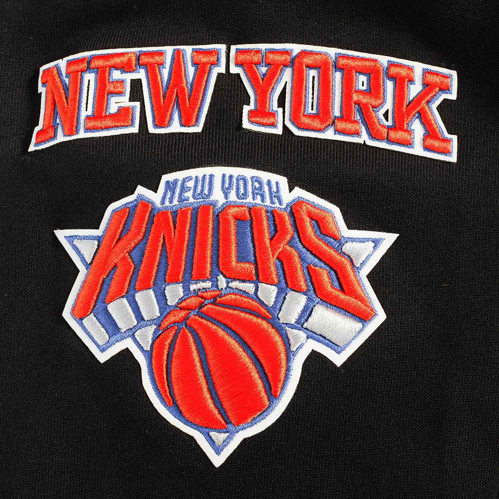 Pro Standard Men's New York Knicks Black Old English Fleece Crewneck Sweatshirt product image