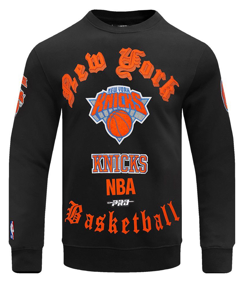 Pro Standard Men's New York Knicks Black Old English Fleece Crewneck Sweatshirt product image
