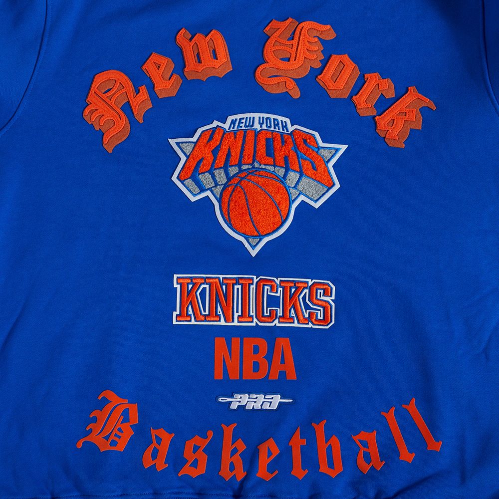 Pro Standard Men's New York Knicks Blue Old English Fleece Crewneck Sweatshirt product image