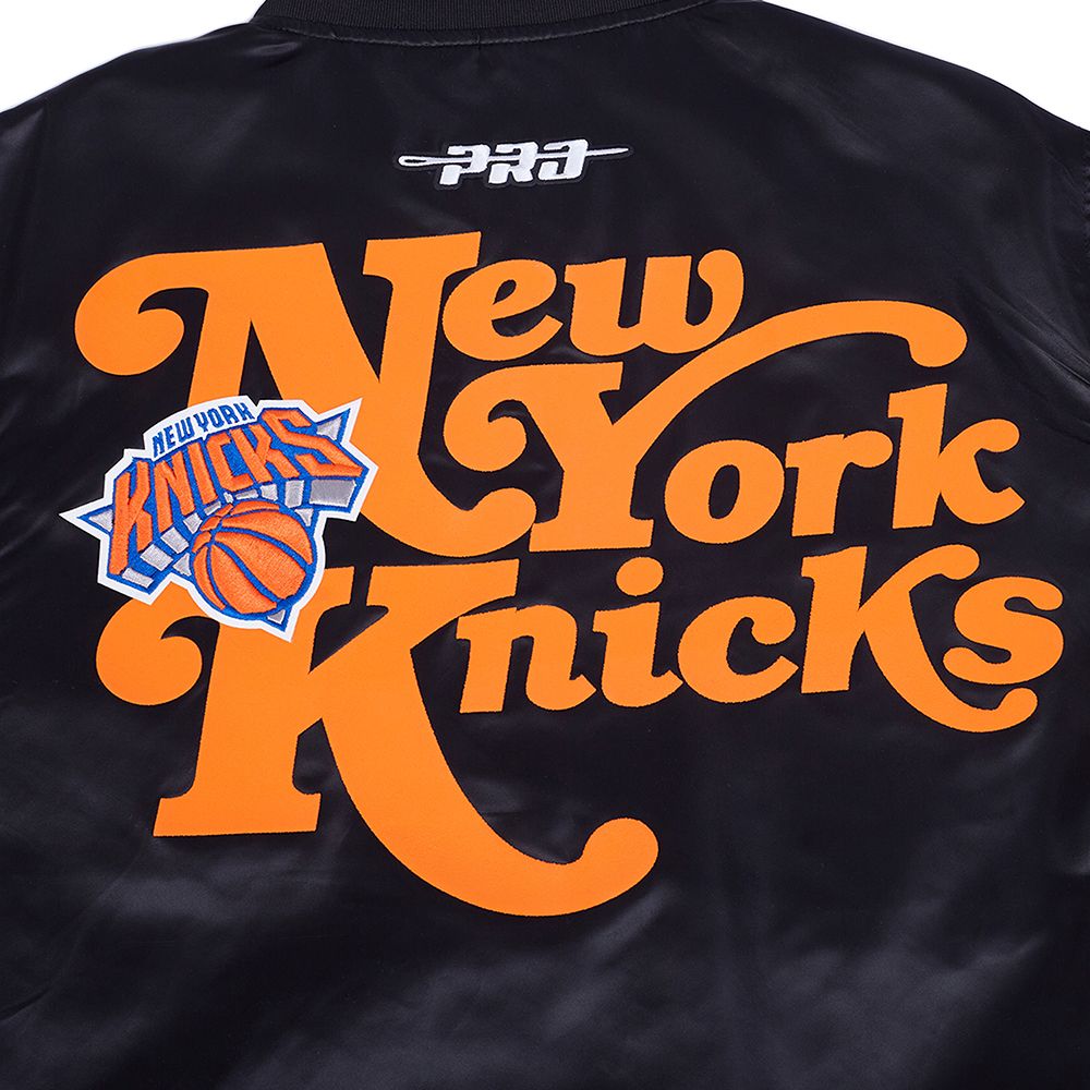 Pro Standard Men's New York Knicks Black Souvenir Satin Jacket product image