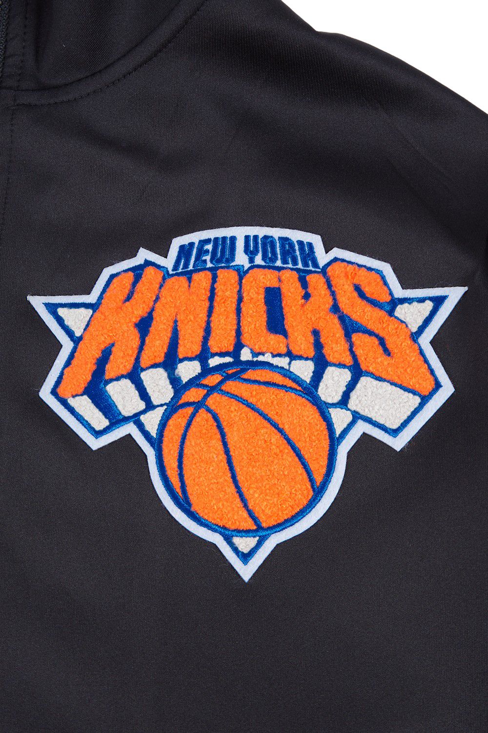 Pro Standard Men's New York Knicks Black Classic Track Jacket product image