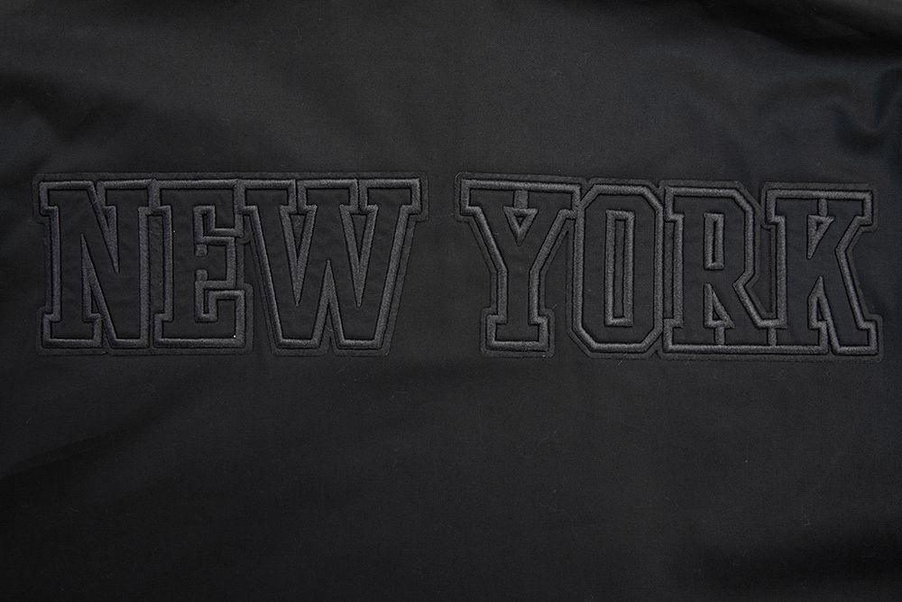 Pro Standard Men's New York Knicks Black Neutral Twill Jacket product image