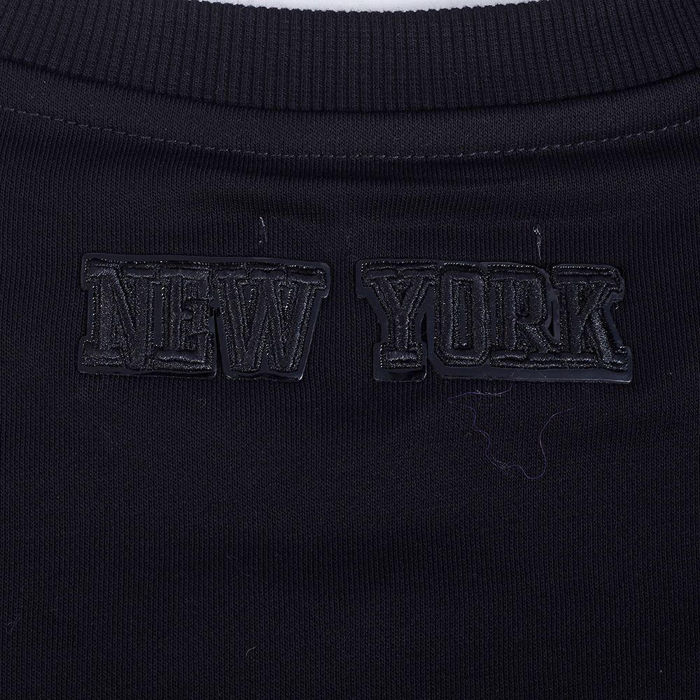 Pro Standard Women's New York Knicks Black Fleece Crewneck Sweatshirt product image