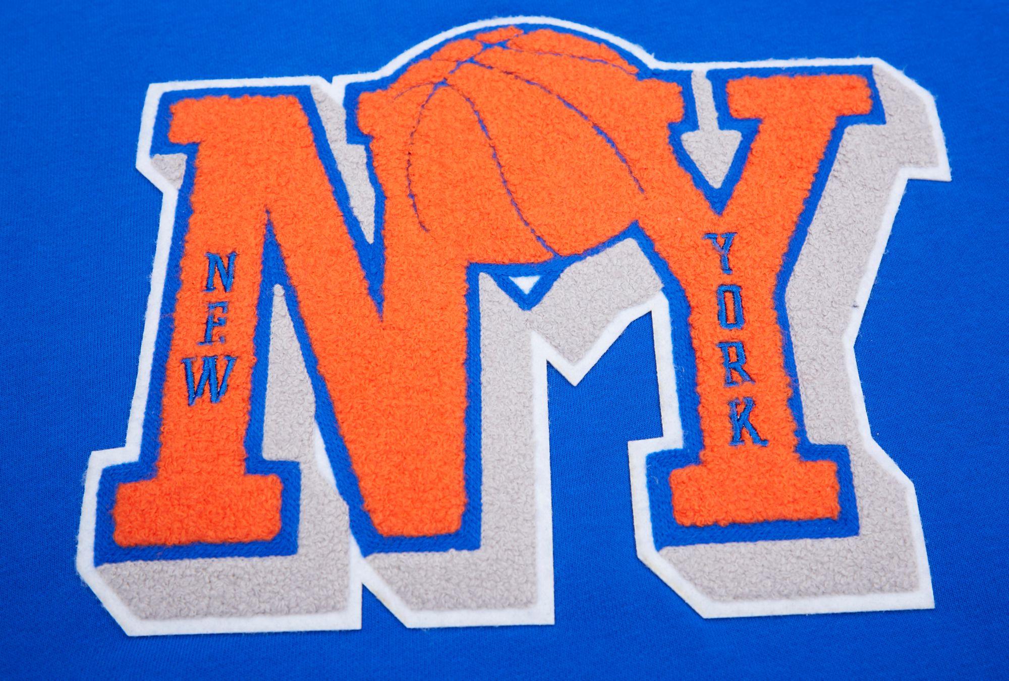 Pro Standard Women's New York Knicks Blue Mash Up Rib Fleece Crewneck Sweatshirt product image