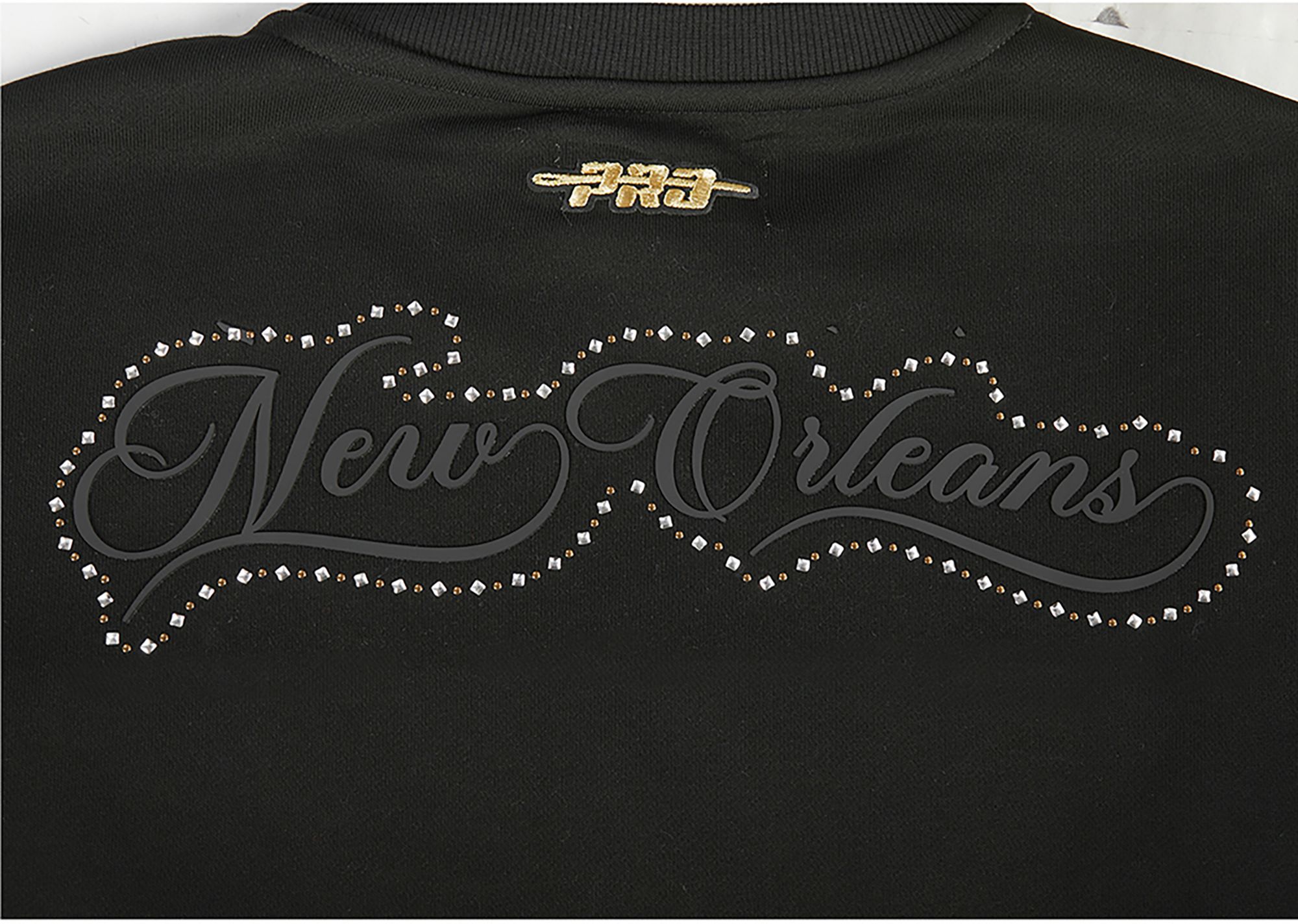 Pro Standard Women's New Orleans Pelicans Black Renegade Crewneck Sweatshirt product image
