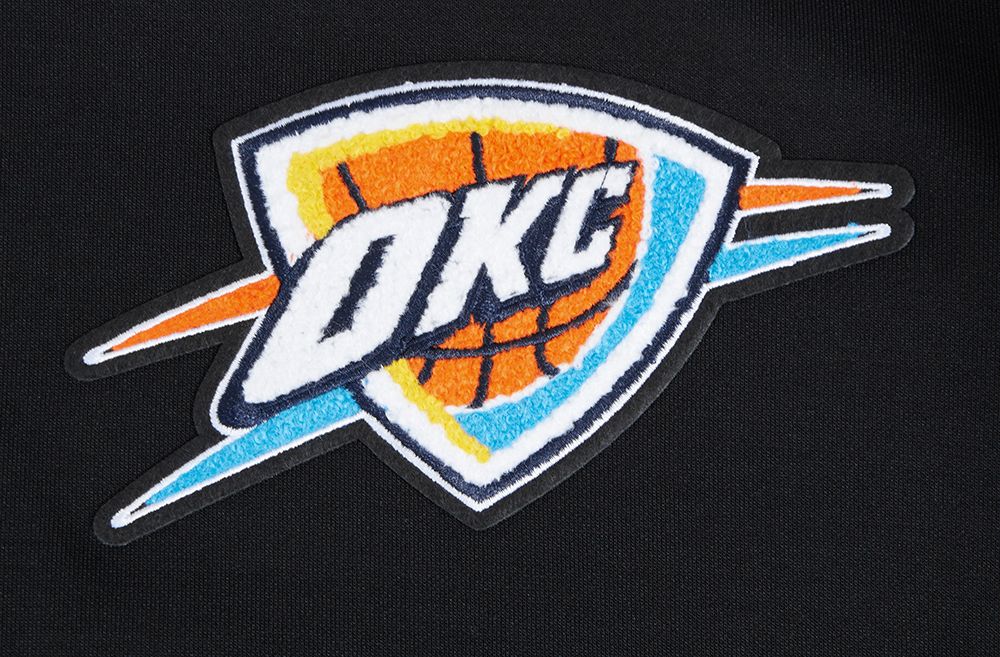 Pro Standard Men's Oklahoma City Thunder Black Classic Chenille Pullover Hoodie product image