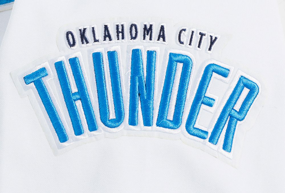 Pro Standard Men's Oklahoma City Thunder Black Classic Chenille Pullover Hoodie product image