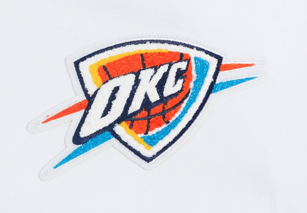 Pro Standard Men's Oklahoma City Thunder Black Classic Chenille Pullover Hoodie product image