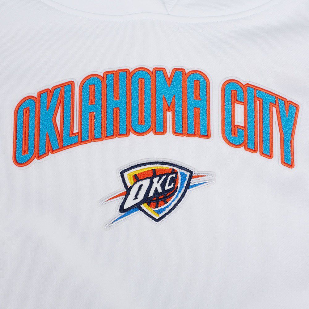 Pro Standard Women's Oklahoma City Thunder White Classic Fleece Crewneck Sweatshirt product image