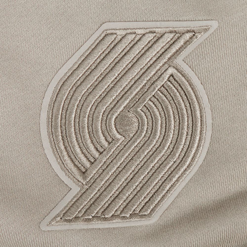 Pro Standard Women's Portland Trail Blazers Wingpsan Crewneck Sweatshirt product image