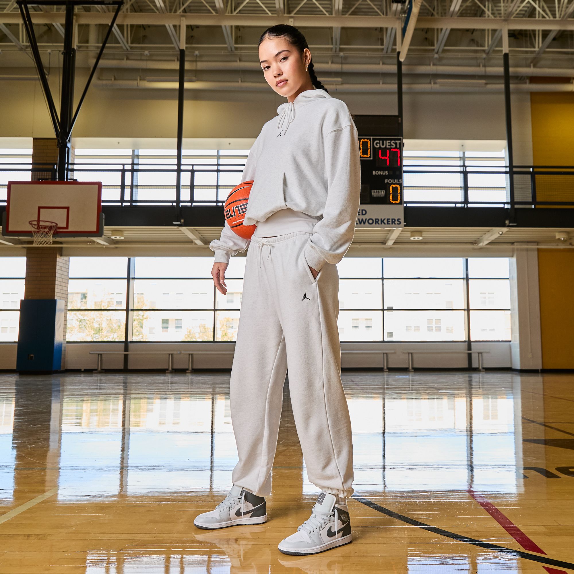 Air Jordan 1 Mid Women's Shoes product image