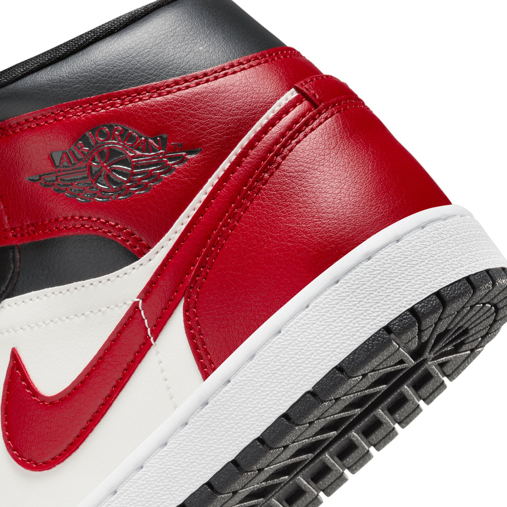 Air Jordan 1 Mid Women's Basketball Shoes product image