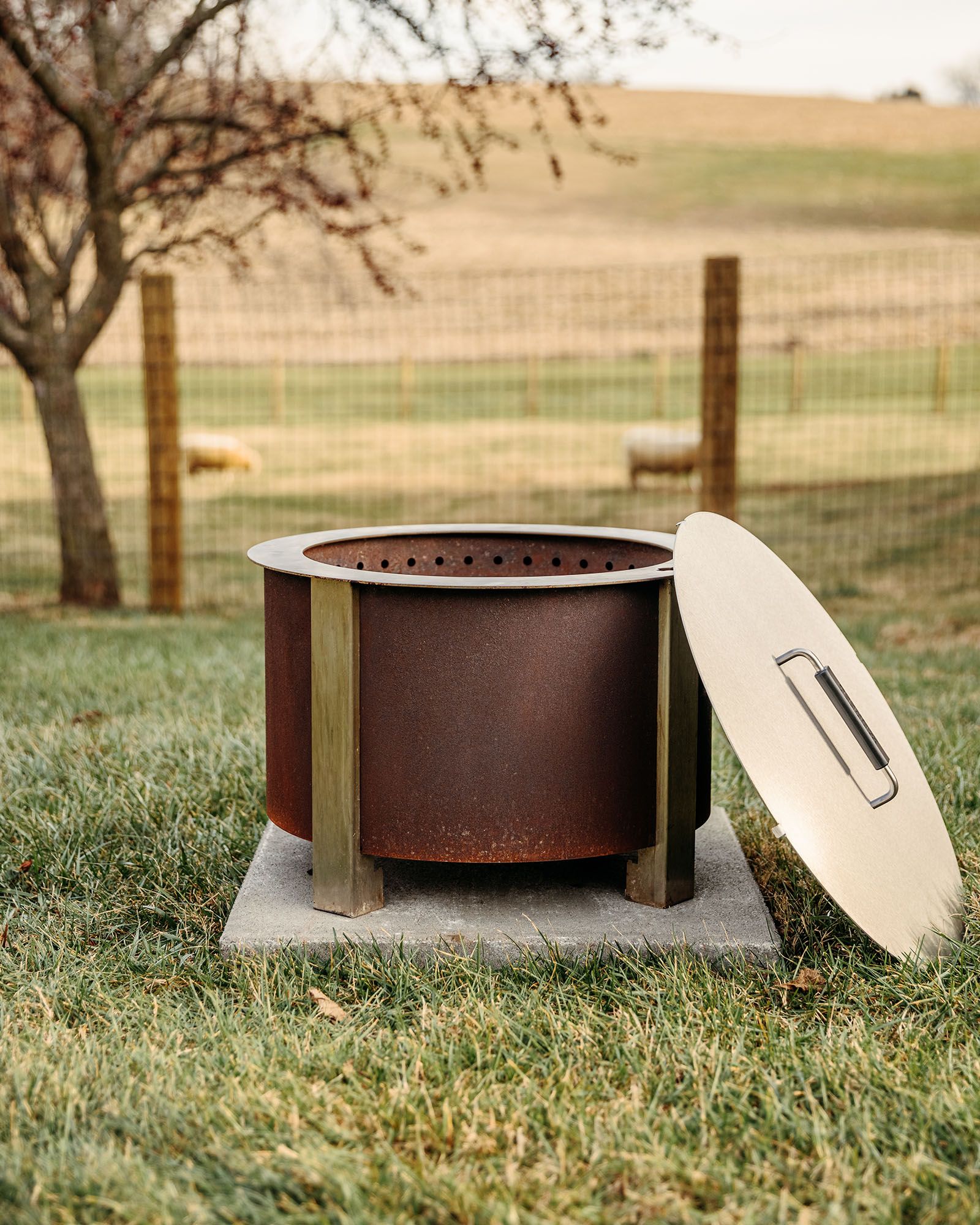 Breeo X19 Fire Pit Lid product image