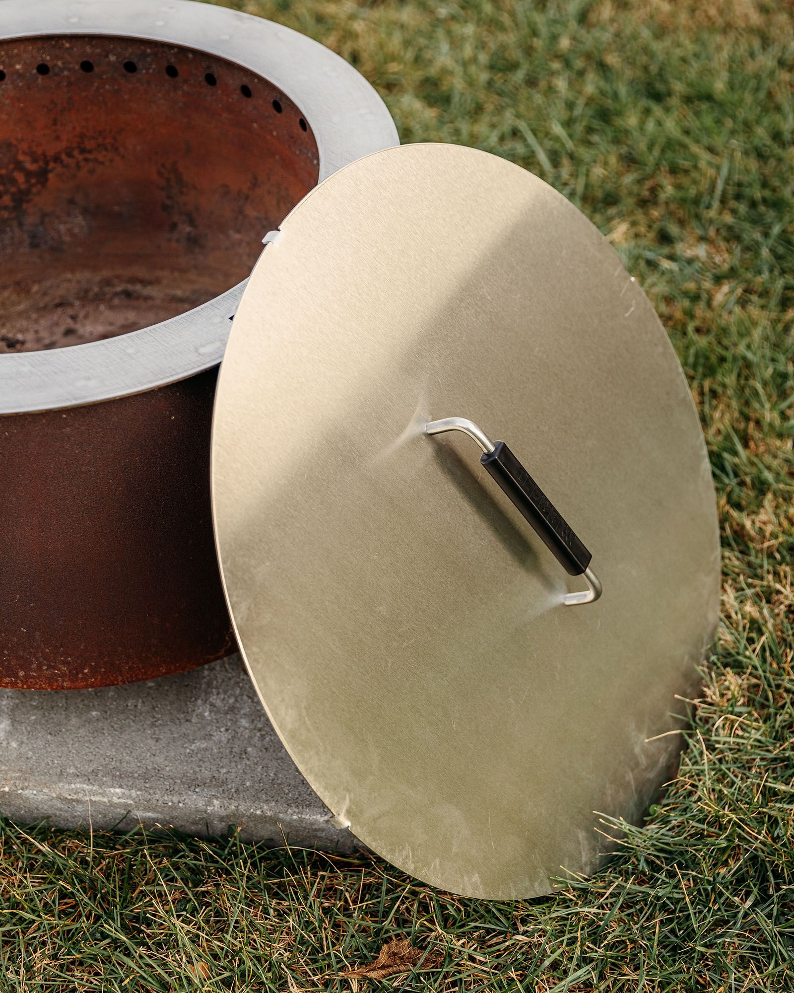 Breeo X19 Fire Pit Lid product image