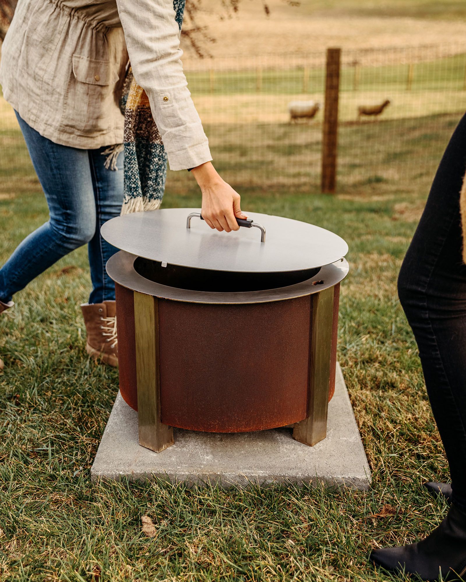 Breeo X30 Fire Pit Lid product image