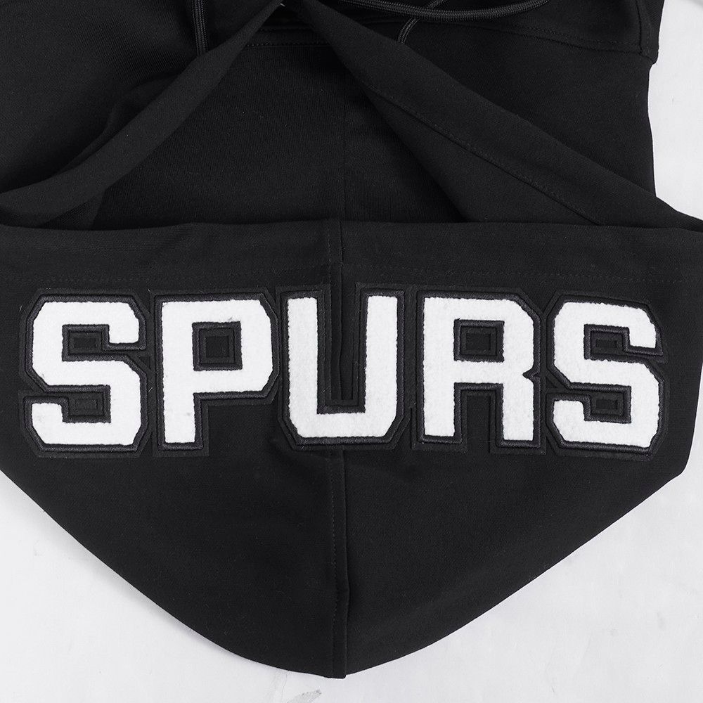 Pro Standard Men's San Antonio Spurs Black Classic Chenille Pullover Hoodie product image