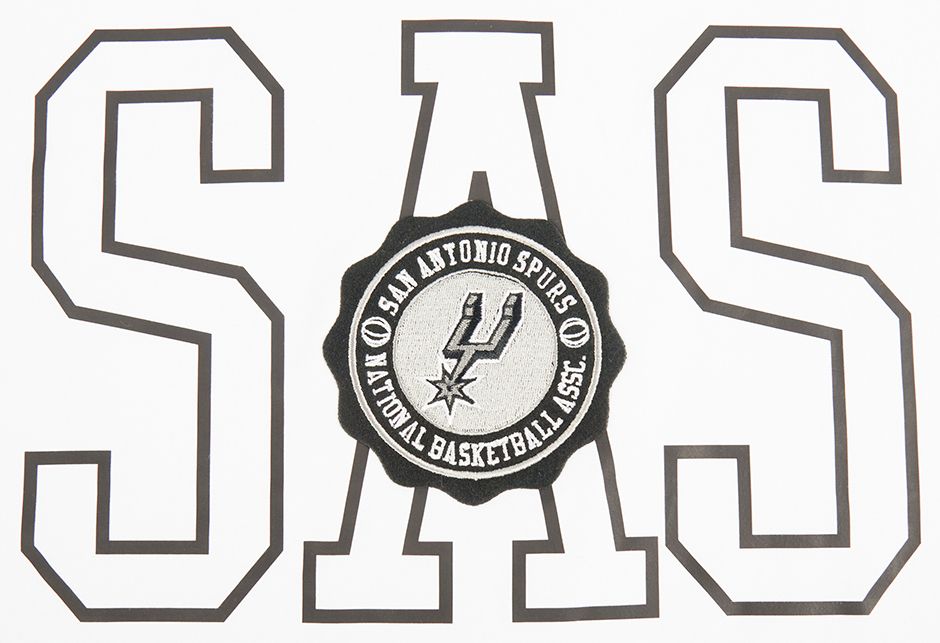 Pro Standard Women's San Antonio Spurs White Crest Emblem Boxy T-Shirt product image