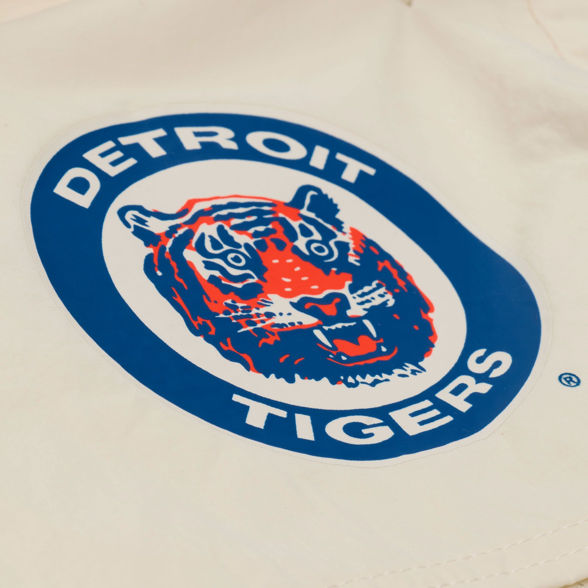 Mitchell & Ness Men's Detroit Tigers Cream 7" Heritage Woven Shorts product image