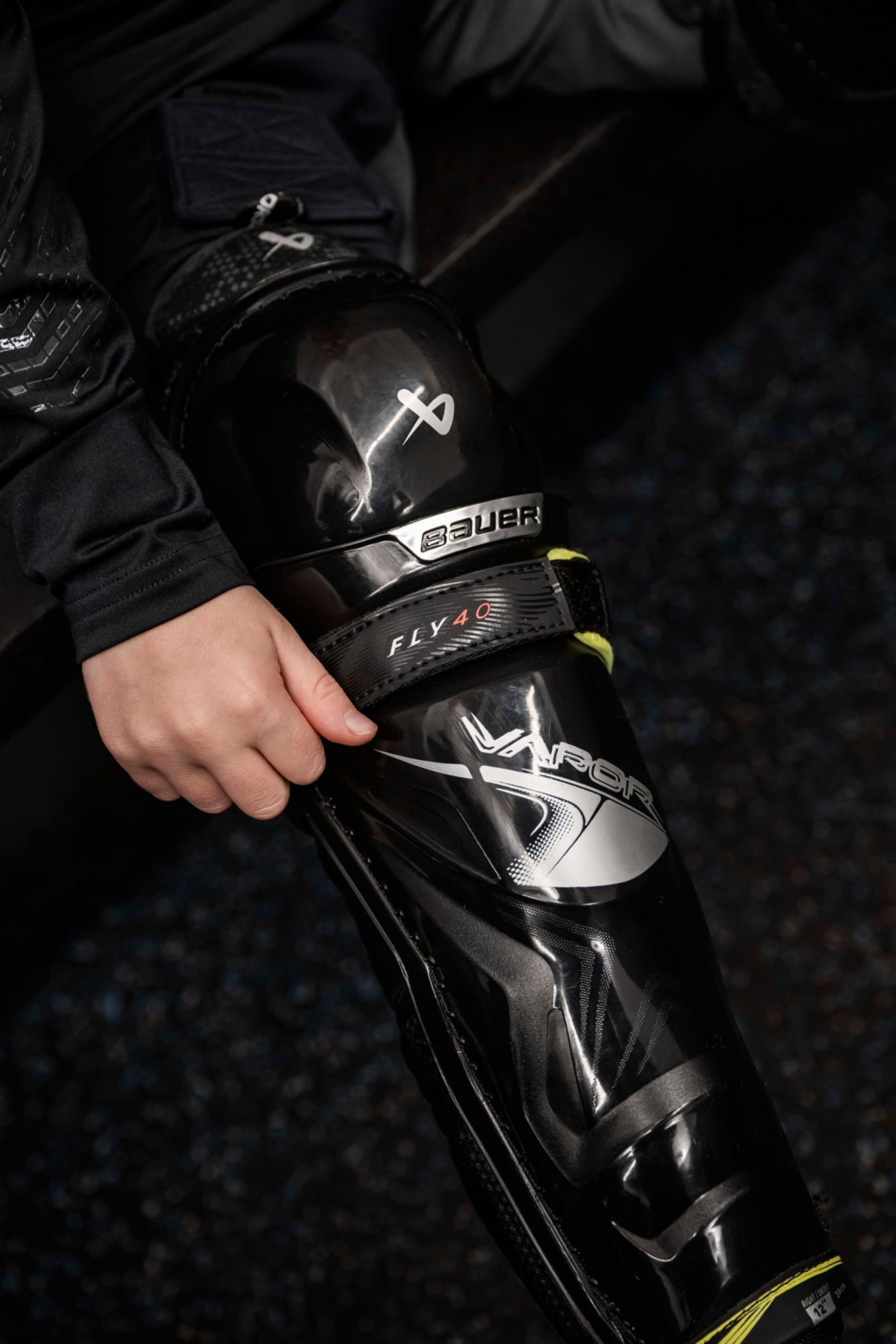 Bauer Vapor Fly40 Hockey Shin Guard - Junior product image