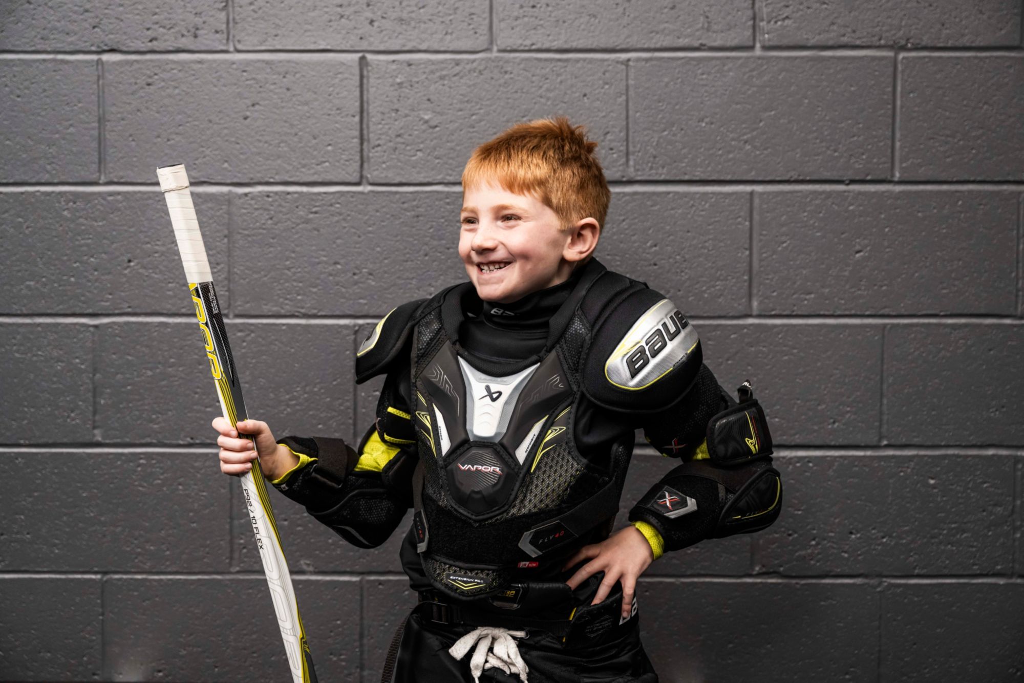 Bauer Vapor Fly40 Hockey Shoulder Pads - Junior product image