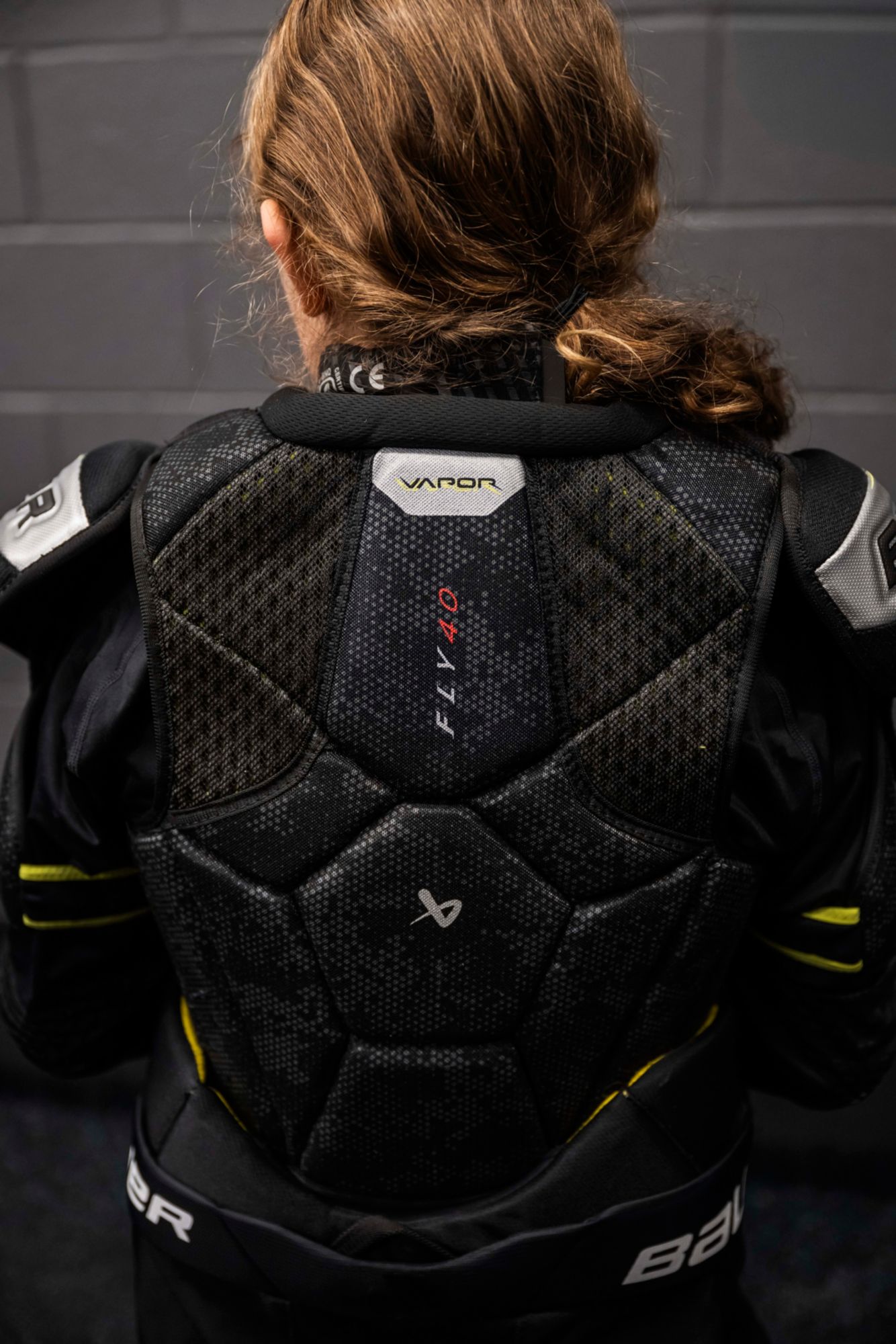 Bauer Vapor Fly40 Hockey Shoulder Pads - Junior product image