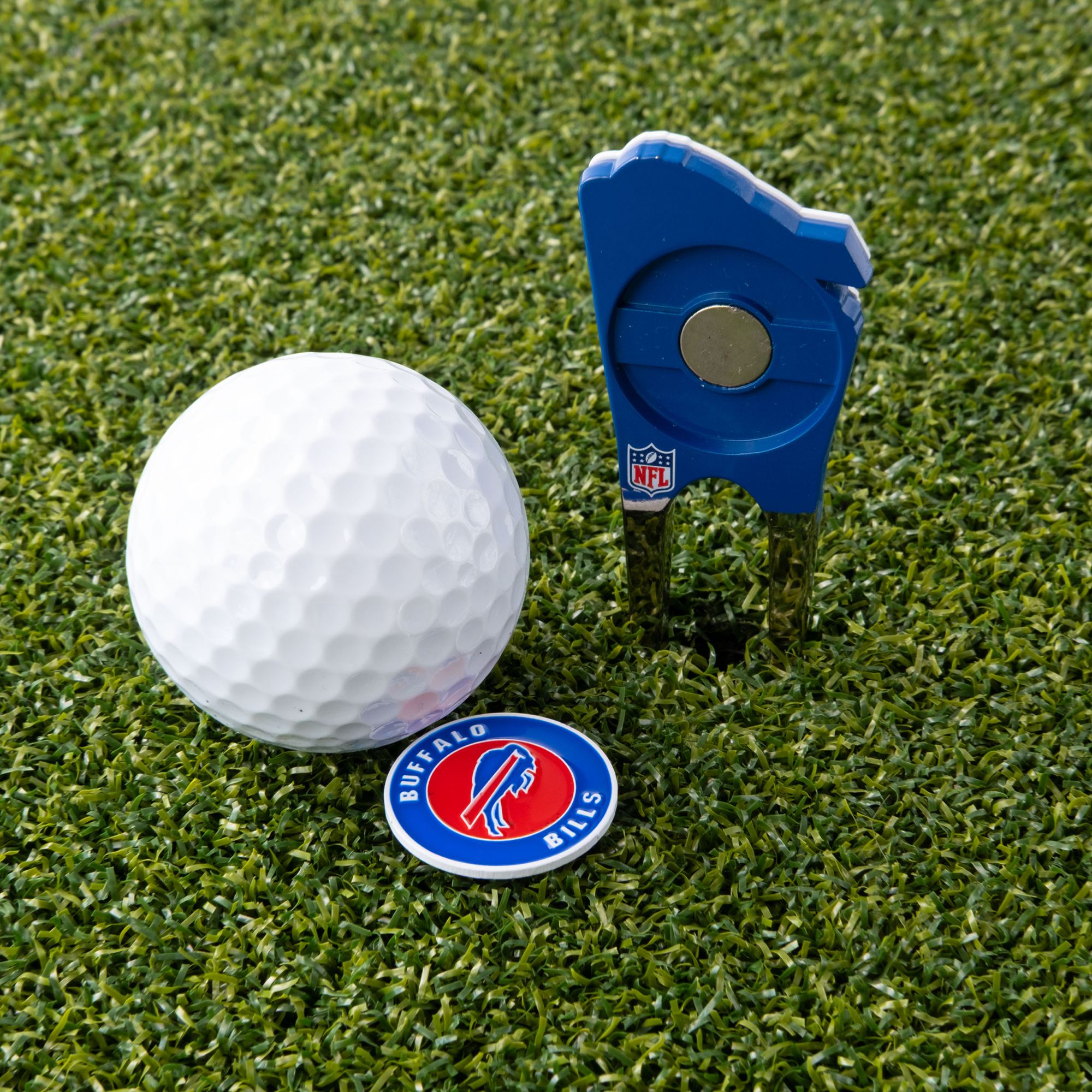 CMC Design Buffalo Bills Divot Tool with Custom Shaped Removable Marker product image